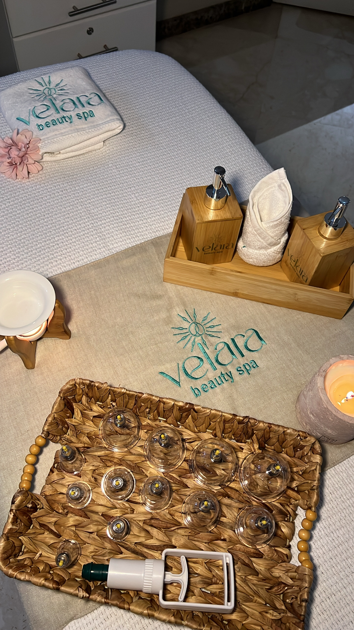 Velara cupping